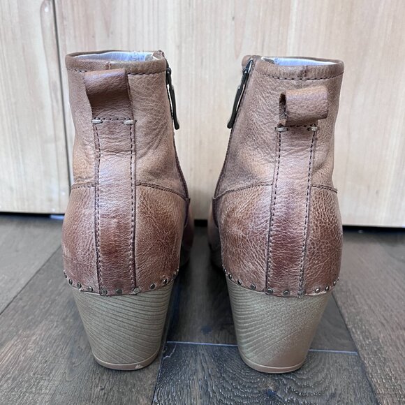 Dansko Sarah Boots Tan Milled Burnished Leather Ankle Booties Size 39 Size Zip - Picture 6 of 8